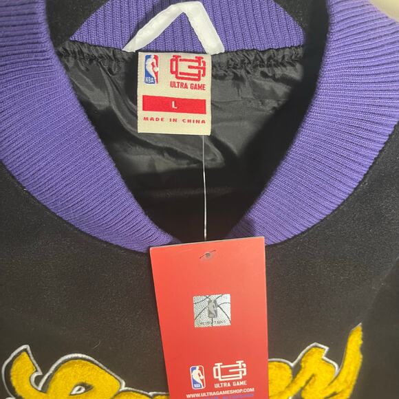 Fashion Nova NBA Lakers Legacy Bomber Cropped Jacket Size Large New - Picture 6 of 11